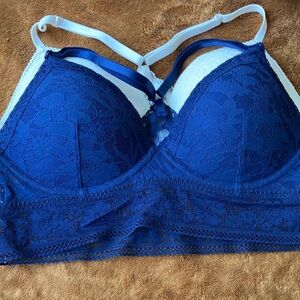 Set of 2 Victoria’s Secret wireless bras NWT